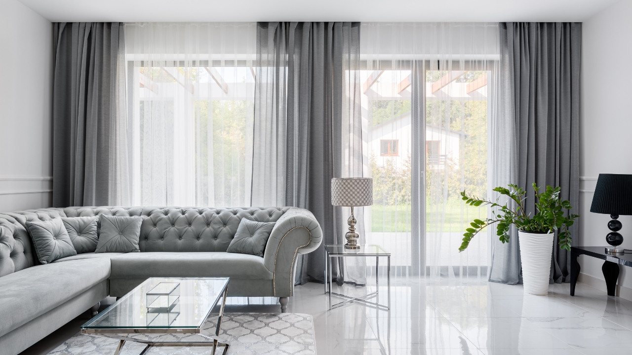 Image showcasing 10 tricks interior designers use to fake luxury