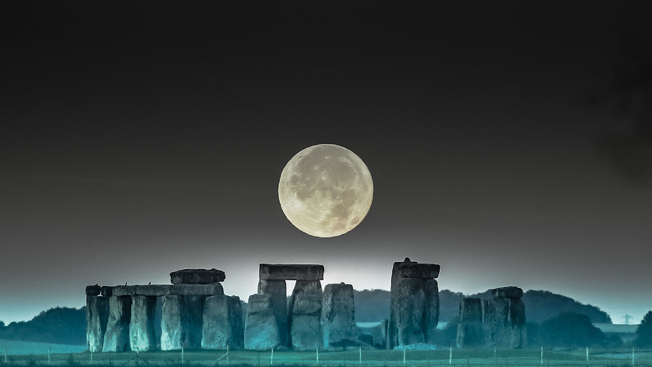 Meteor showers and the Harvest Moon light up our October night skies