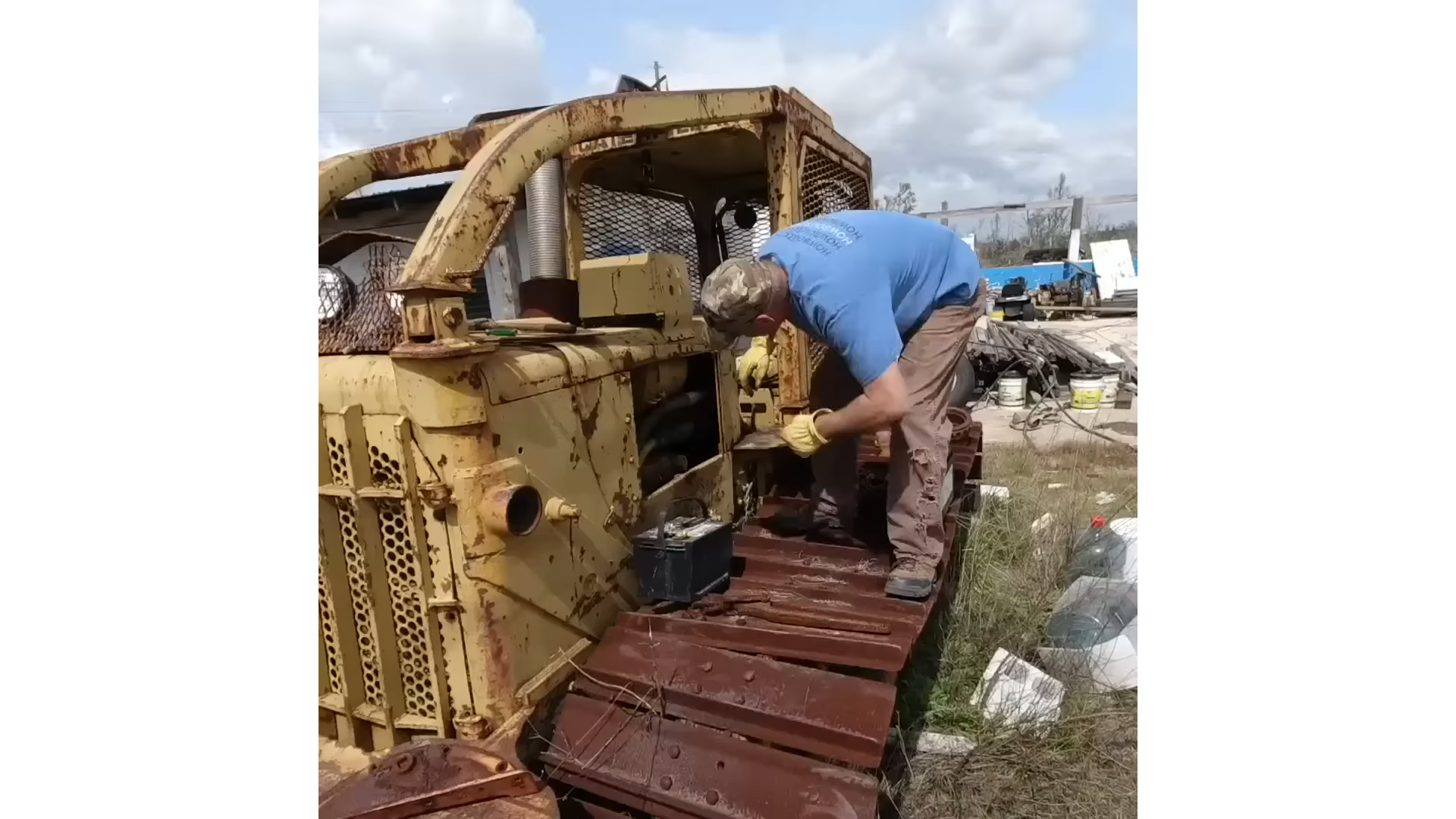 Starting an Old Caterpillar D4D Dozer