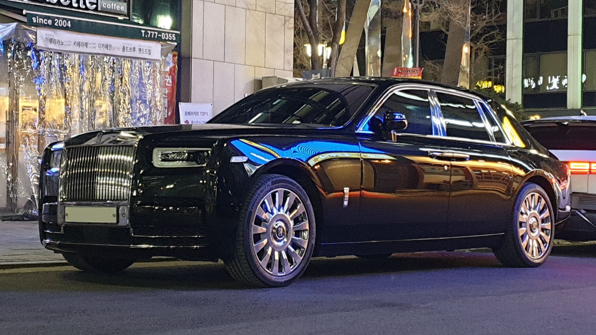 10 Cars That Look Amazing In Black & 10 That Need Color To Pop