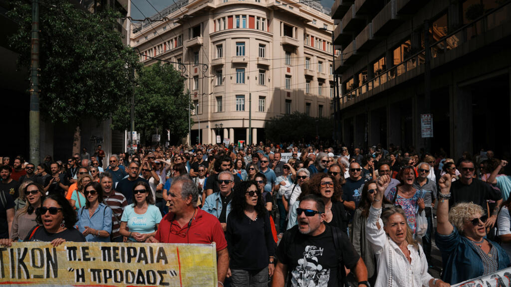 Grécia aprova jornada de trabalho de 13 horas e trabalhadores denunciam ‘retorno à Idade Média’