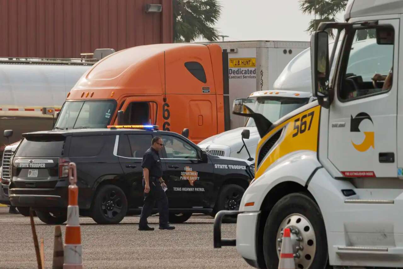 Texas halts commercial drivers licenses for many immigrants