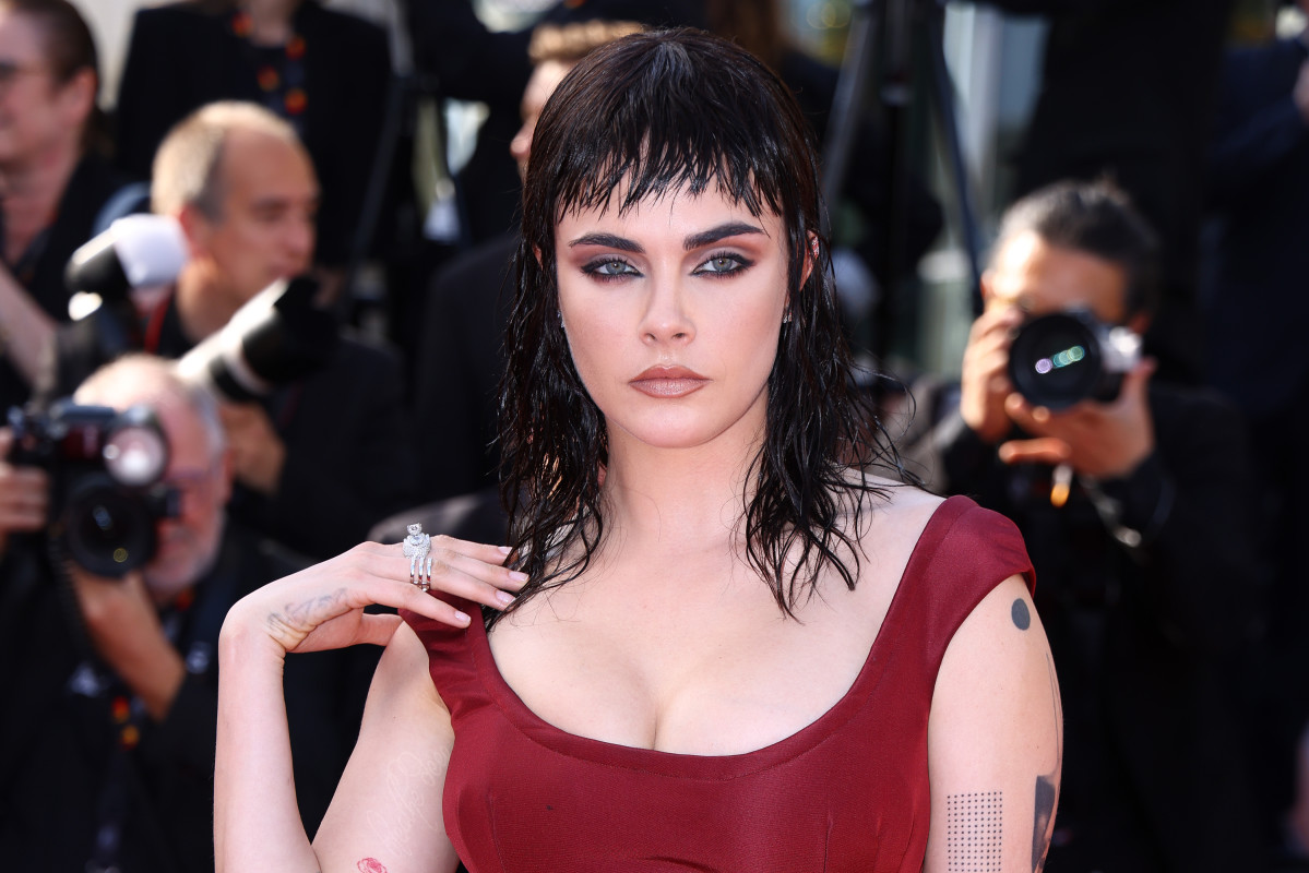 Model Cara Delevingne Steals the Show on Paris Runway: &lsquo;She Looks So