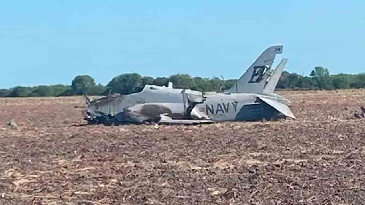 Avião de treinamento da Marinha dos EUA cai no Texas