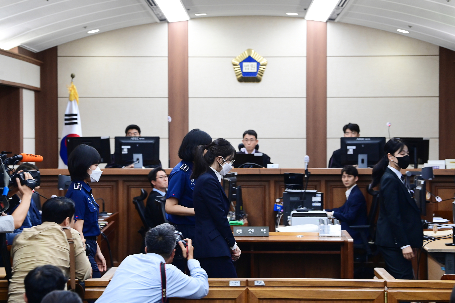 재판 중계 확산…투명성 높이되 인권 보호는 과제
