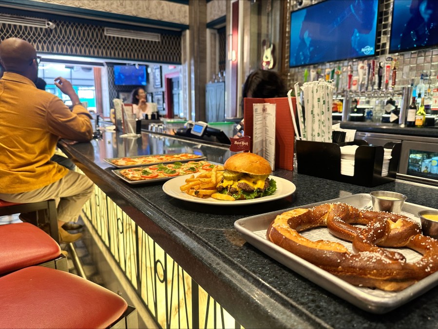 dmv-businesses-offer-discounts-to-federal-workers-during-government