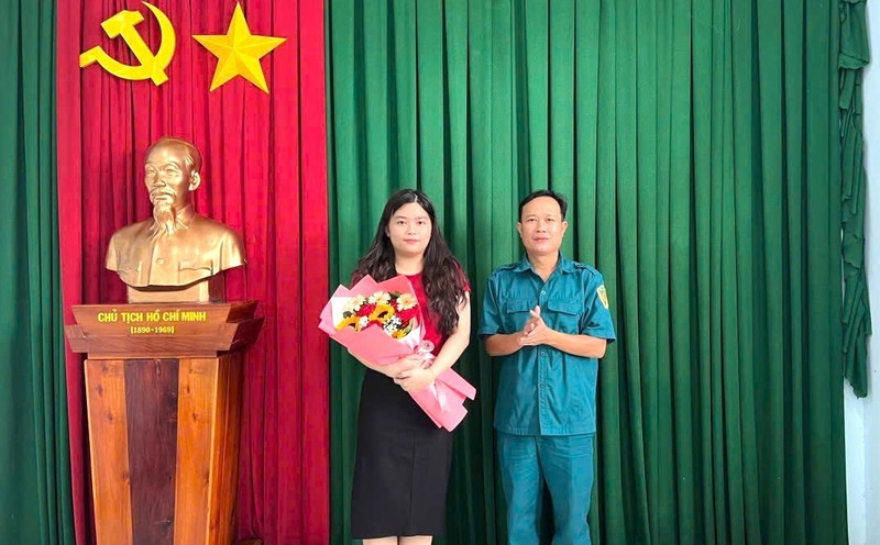 Nữ cử nhân luật, kỹ sư ở TPHCM xung phong tình nguyện nhập ngũ