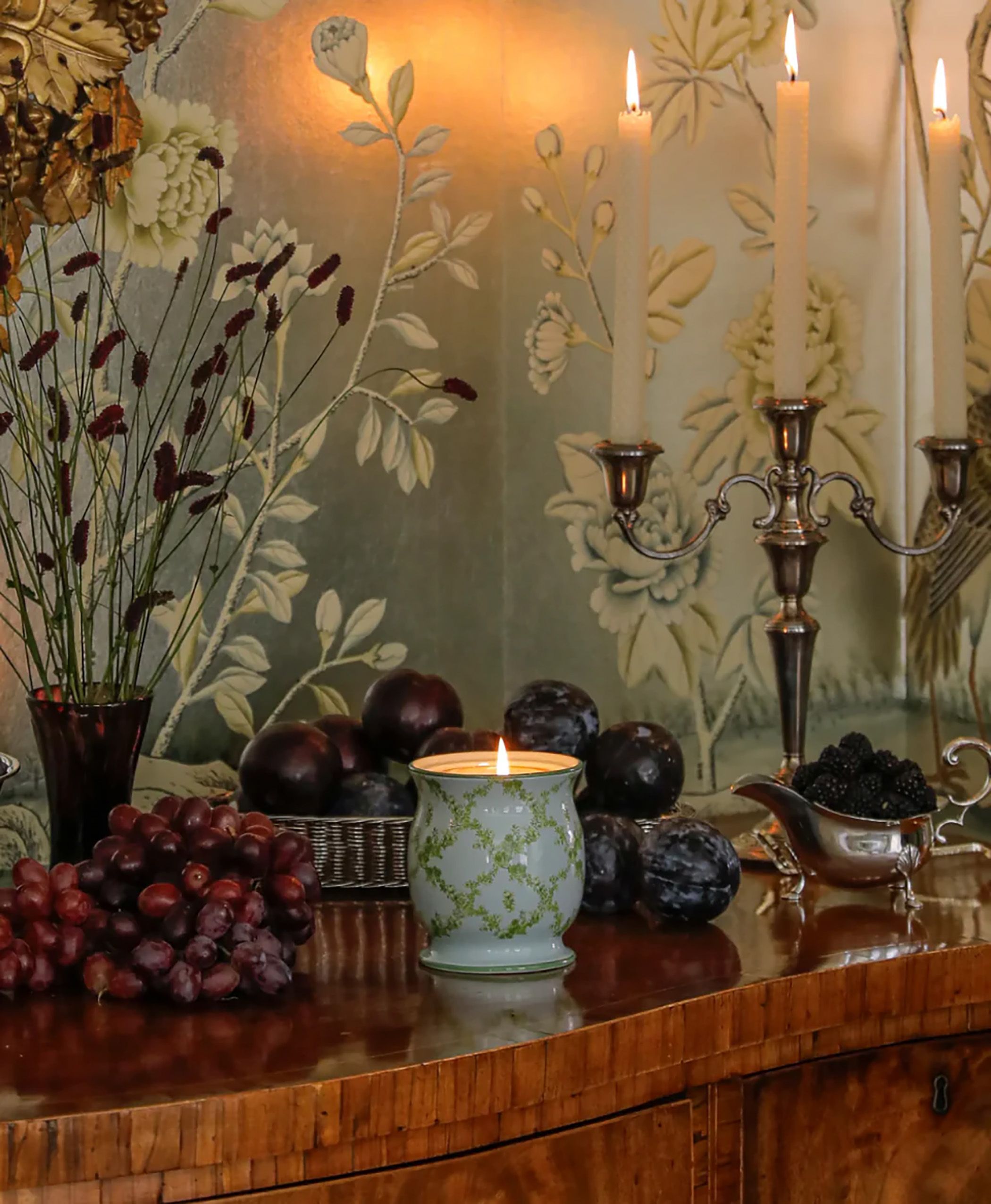 10 Interior Designers Share the Luxurious Candles They ALWAYS Give as Gifts