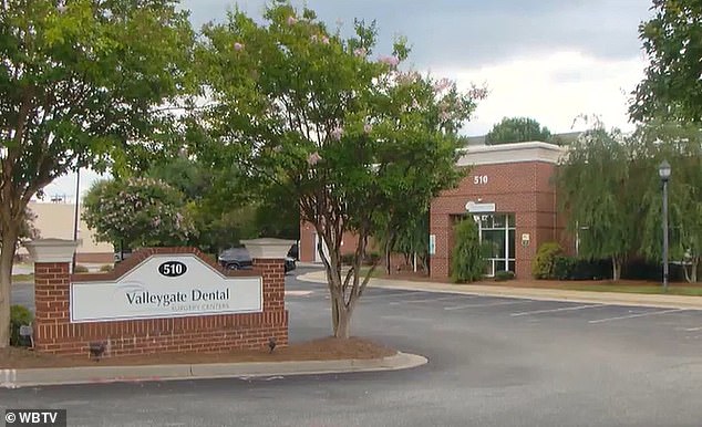 AA1NJWLj Tragedi setelah seorang anak laki-laki berusia dua tahun dibawa ke dokter gigi untuk menambal giginya