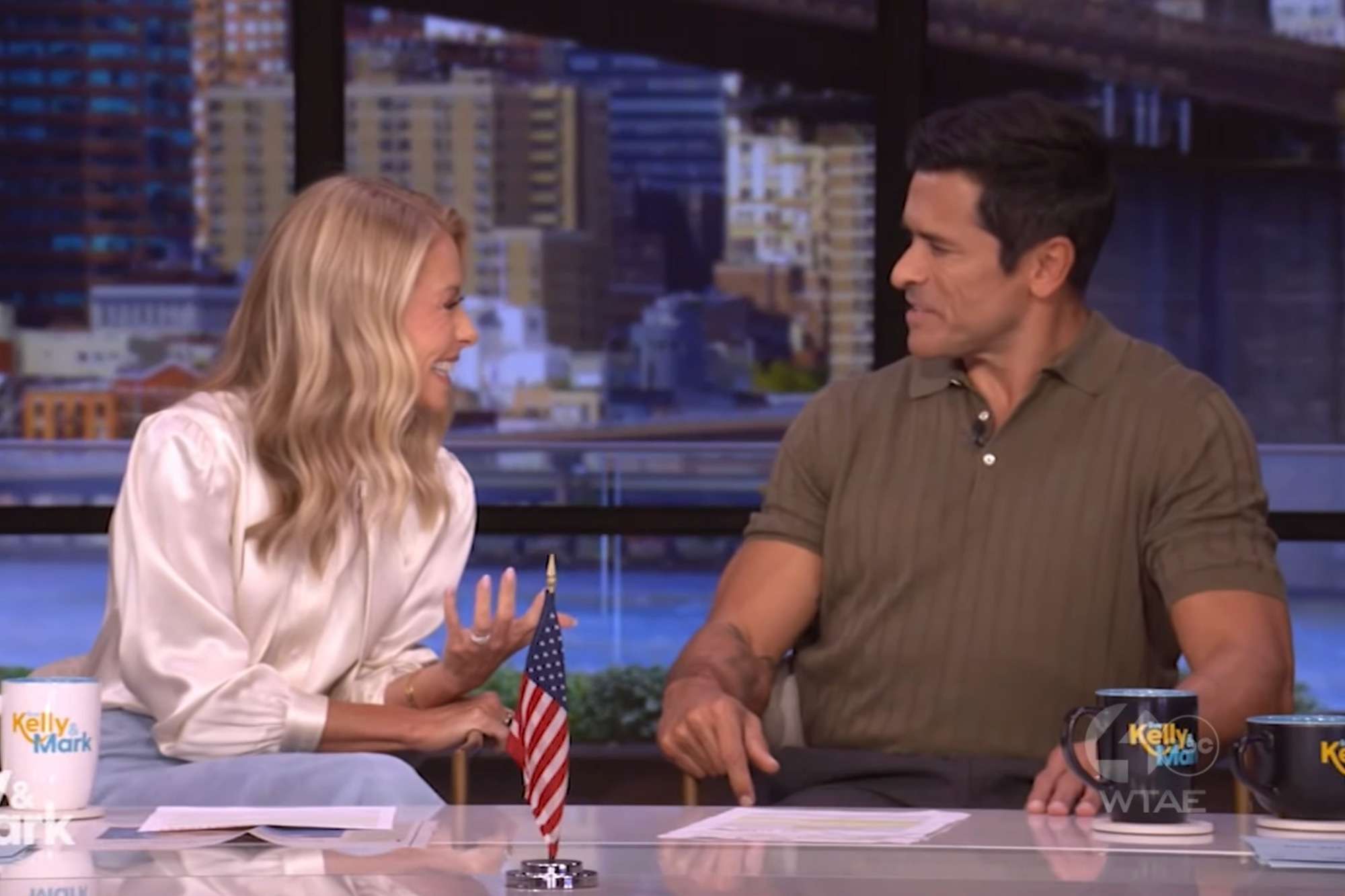 Kelly Ripa admits she wants 'to scream' when Mark Consuelos interrupts