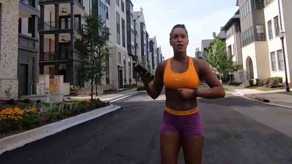 bold-parking-job-ends-in-embarrassing-public-tow