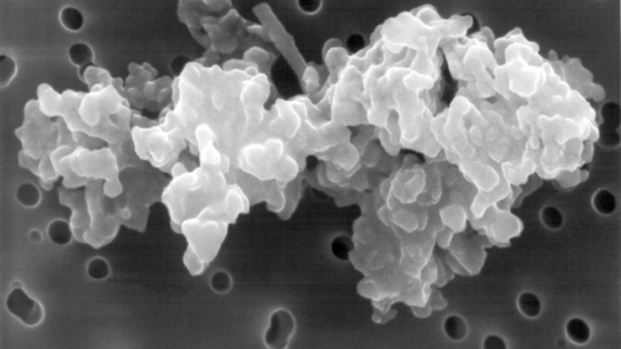 AA1NK237 Debu kosmik ternyata tidak sama seperti batu kecil