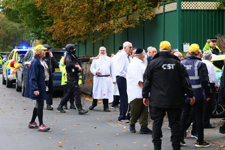 Bloodstained rabbi hailed 'hero' for stopping more horror in Manchester ...