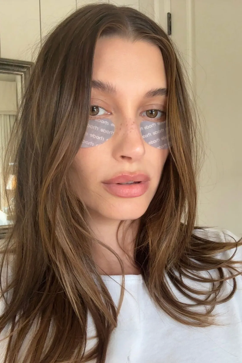 AA1NK7mX Hailey Bieber Mengumumkan Peluncuran Rhode Terbaru: Masker Mata Peptida