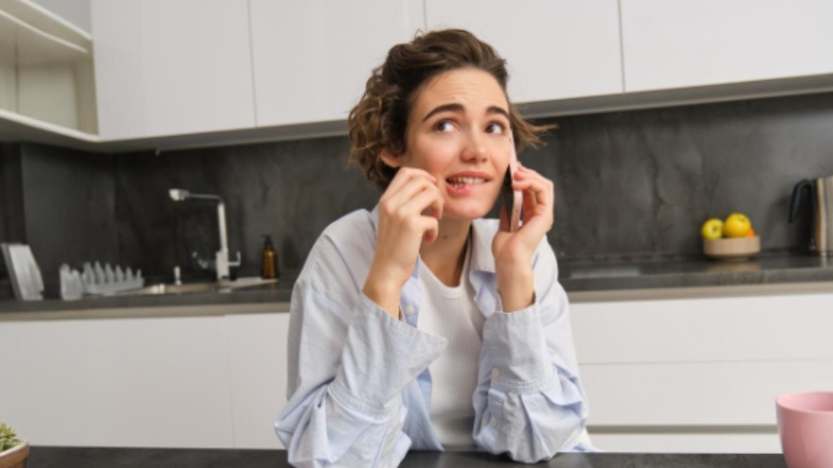 The Attraction Killers 15 Things Men Do That Instantly Turn Women Off