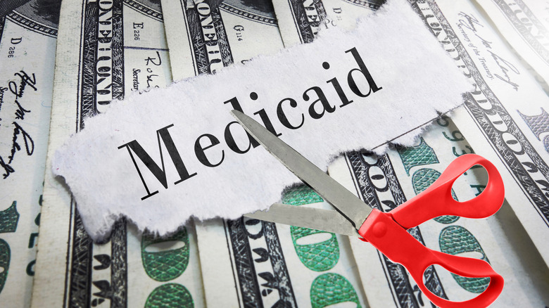 AA1NKABn Perbedaan Kunci Antara Medicare dan Medicaid