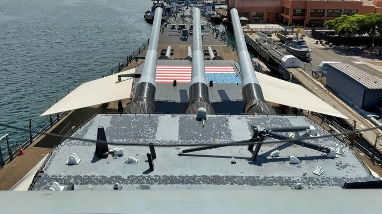 The US Navy’s Iowa-class battleships fired 2,700-pound shells 24 miles ...