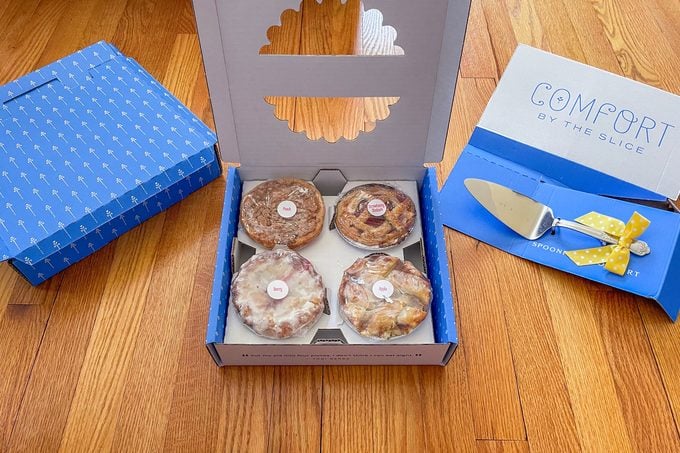 AA1NKCMF Ulasan Spoonful of Comfort: Ini adalah Paket Perawatan Terbaik yang Dapat Dikirim ke Teman yang Sakit