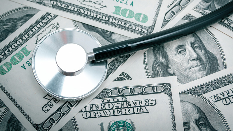 AA1NKHqV Perbedaan Kunci Antara Medicare dan Medicaid