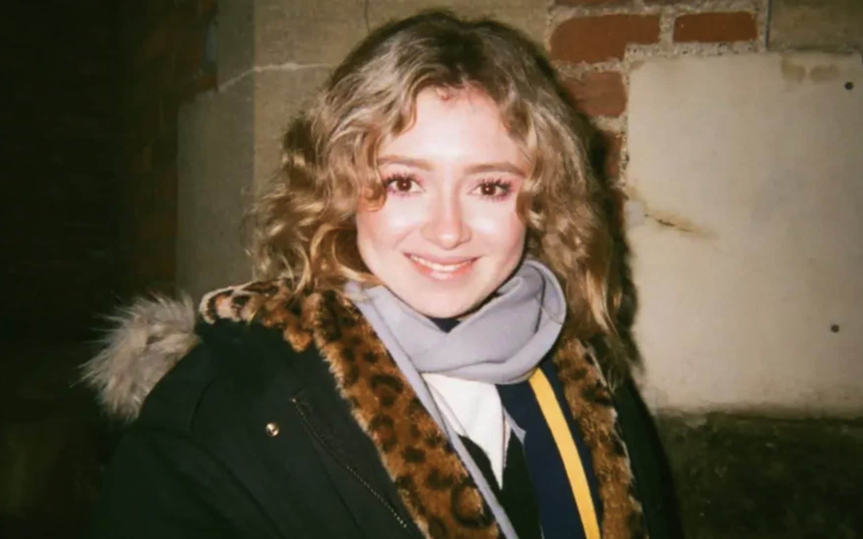 AA1NKKUp Lulusan Cambridge meninggal setelah ibu anti-vaksin 'menanam keraguan' tentang kanker