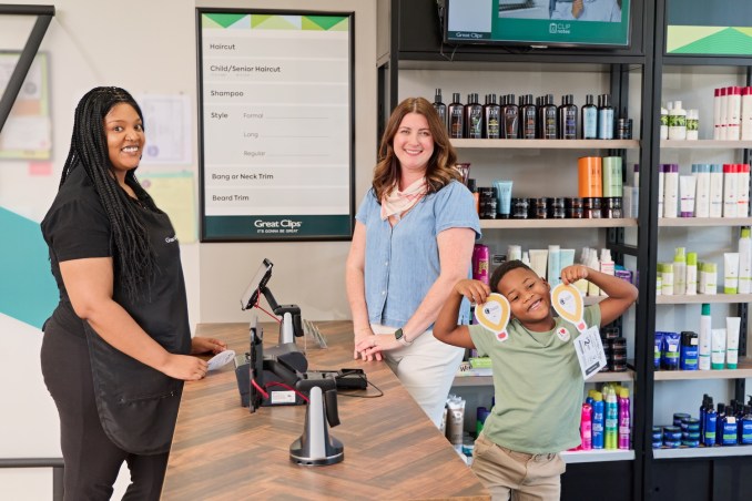 AA1NKLyJ Salon Great Clips® menggalang dana untuk Rumah Sakit Anak UF Health Shands pada bulan Oktober