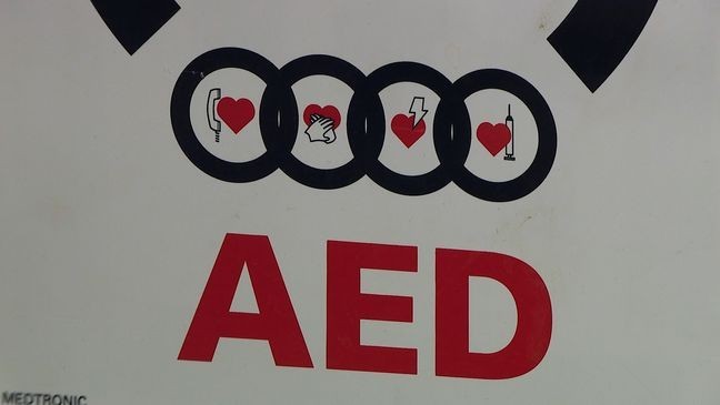 AA1NKQ1C Perawat Sekolah Menengah Cooper memimpin inisiatif keselamatan jantung dengan Proyek Adam