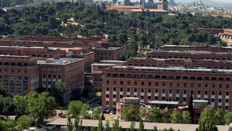 Nueve meses en blanco: la ciencia paralizada por la asfixia financiera de la Complutense