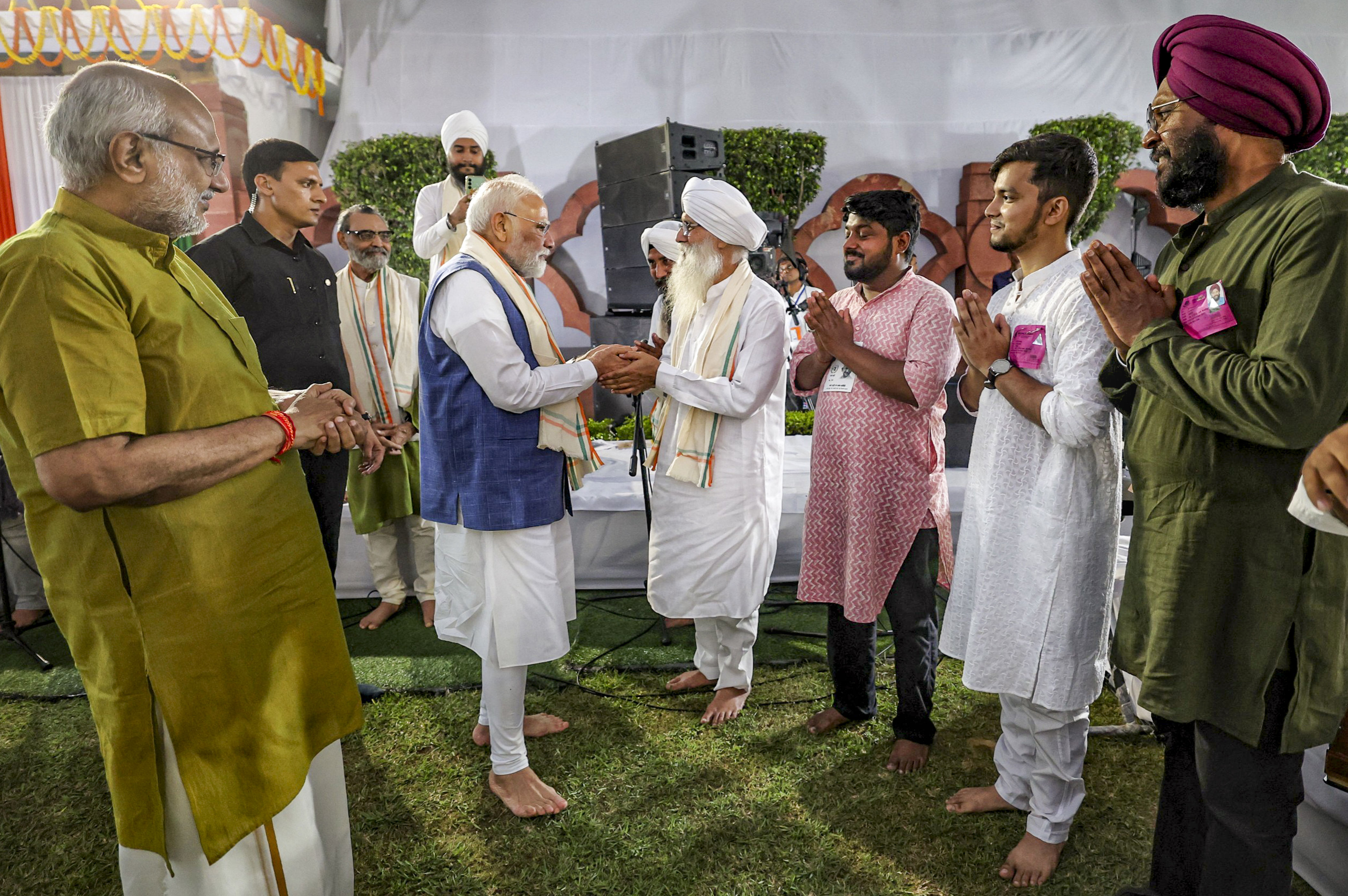 PM Modi pays homage to Gandhi, Shastri on birth anniversary