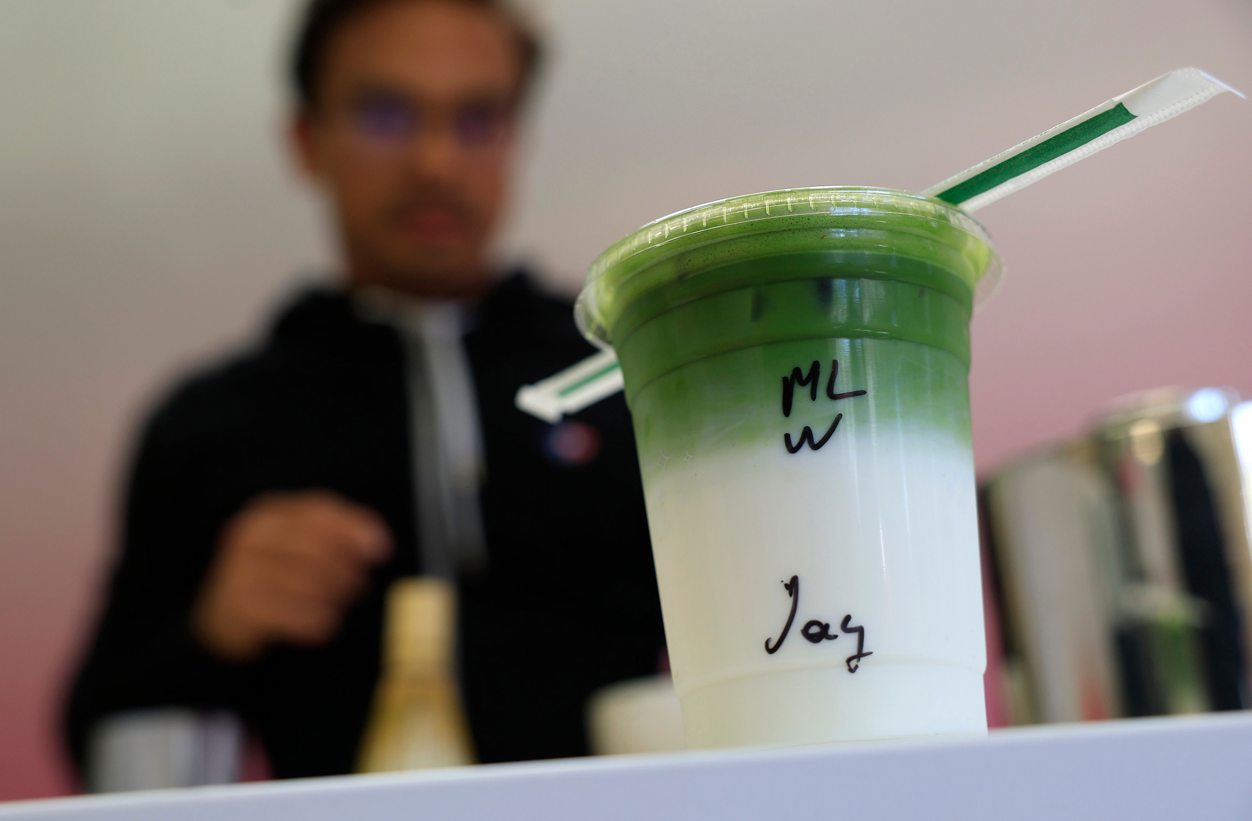 AA1NL4bi Apakah matcha atau teh hijau lebih baik untuk meningkatkan energi Anda?