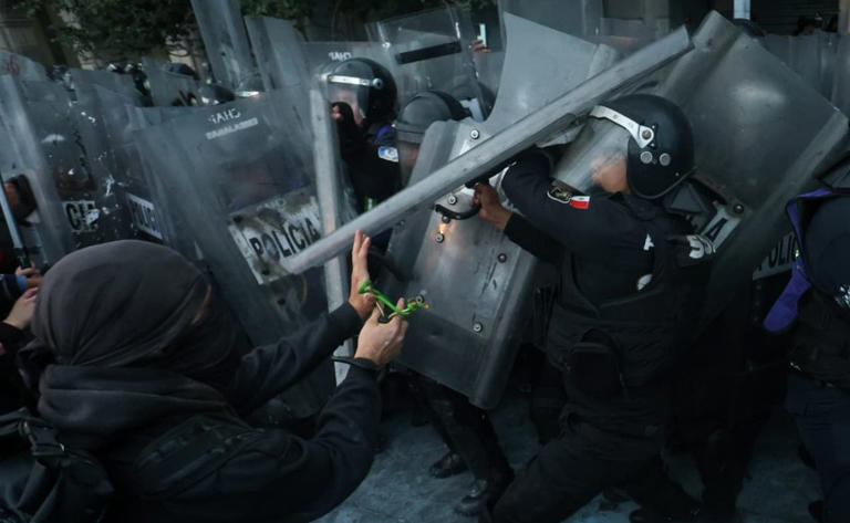 Fotos Violenta Marcha Del 2 De Octubre Saquean Vandalizan Y Agreden