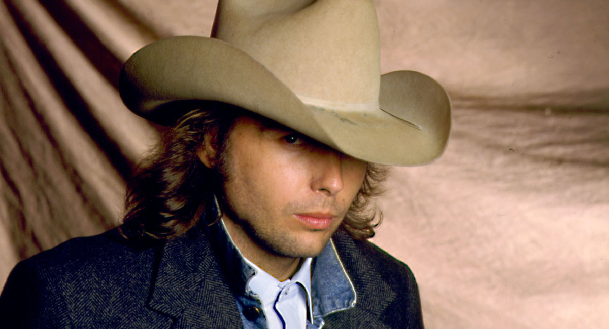 Country Icon Surprises Fans With 'Full Disc of Rare & Unreleased Tracks'(02)