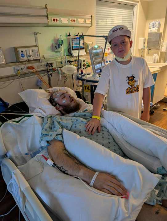 AA1NLhGj Pria Tremont berjuang melawan Virus Powassan setelah digigit kutu, keluarga menyebarkan kesadaran