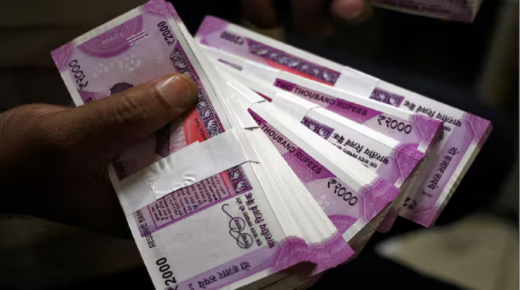 RBI Report: Circulation of ₹2000 Notes Drops Sharply, But They Remain a ...