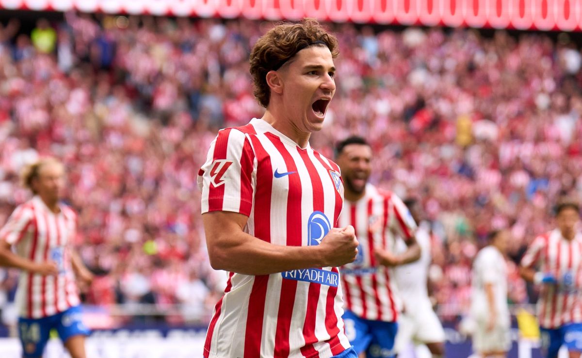 Acierta más que Messi: nadie marca más de tiro que Julián Alvarez desde ...