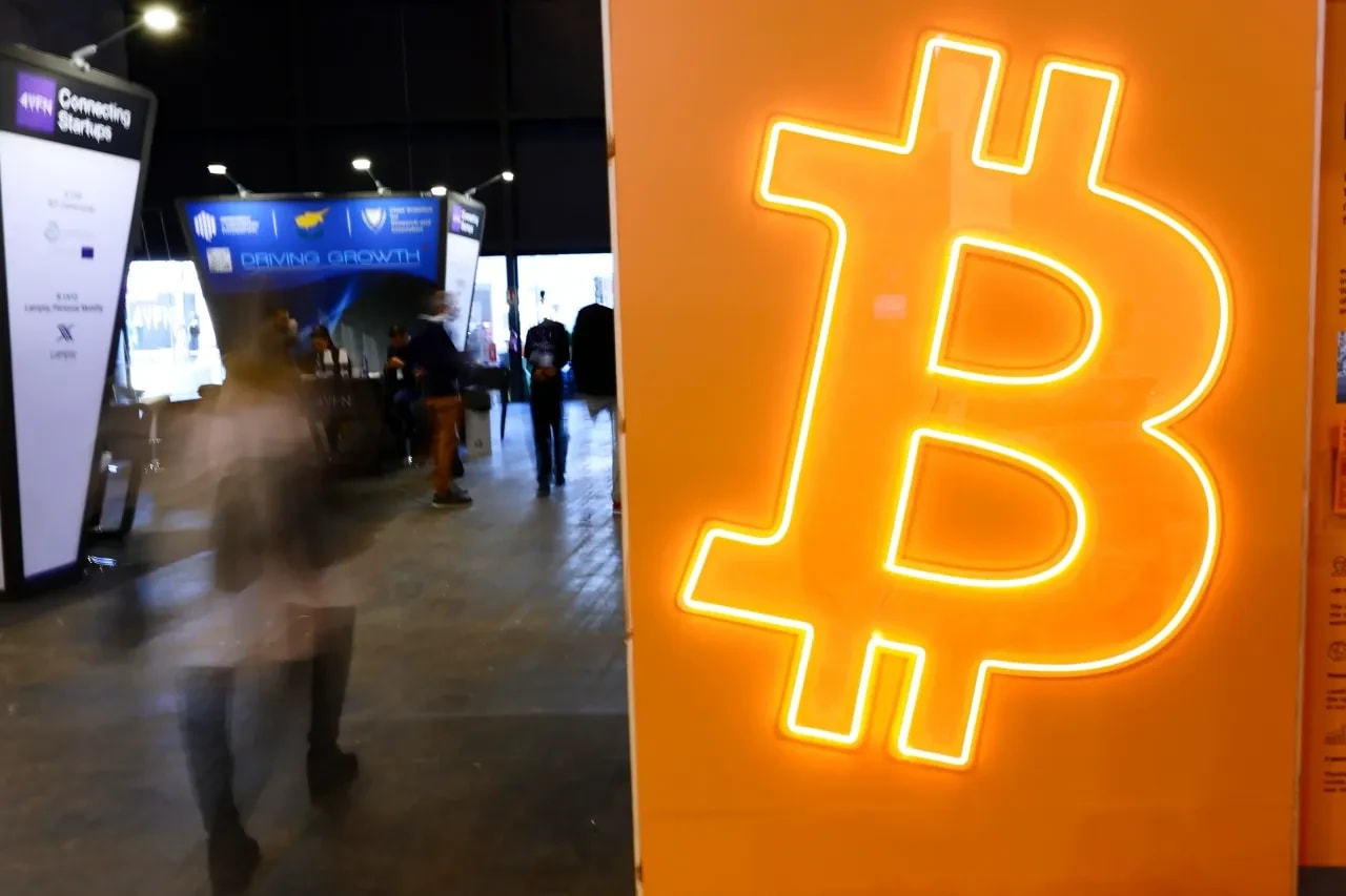 Standard Chartered Sees Bitcoin Reaching New Record High In A Week With  $135,000 Target: Report