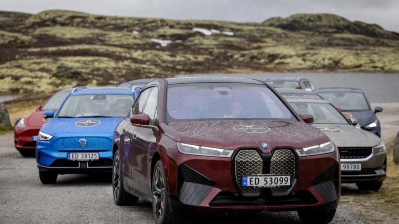 Outre des politiques qui ont favorisé le développement de l’électrique, des tests à la résonance internationale sont aussi réalisés sur l'autonomie réelle des voitures même par grand froid. Ce qui lève aussi certaines réticences des consommateurs.