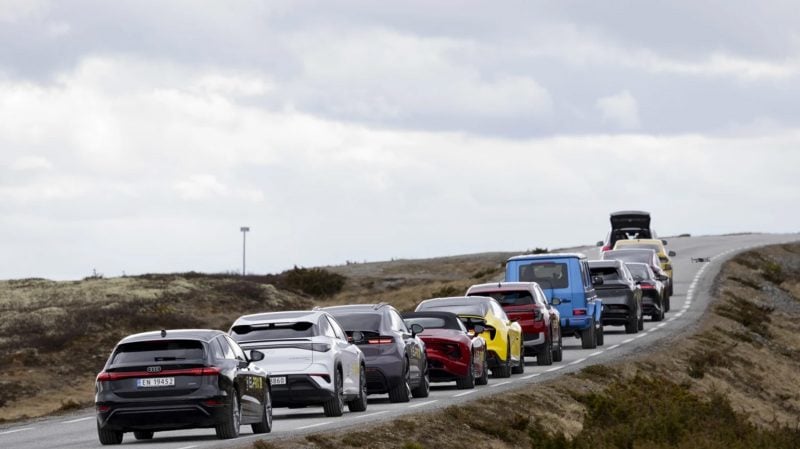 En Norvège, les voitures électriques battent encore un record de vente, fruit d'une longue politique qui l'a favorisée.