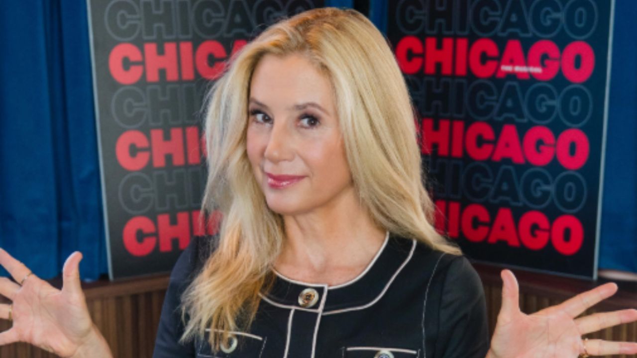 Mira Sorvino, estrela de “Chicago”, relembra de quando Charlie Sheen a ...
