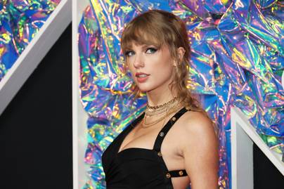 Túltolta a plasztikát Taylor Swift, állítják a rajongók: friss fotóin