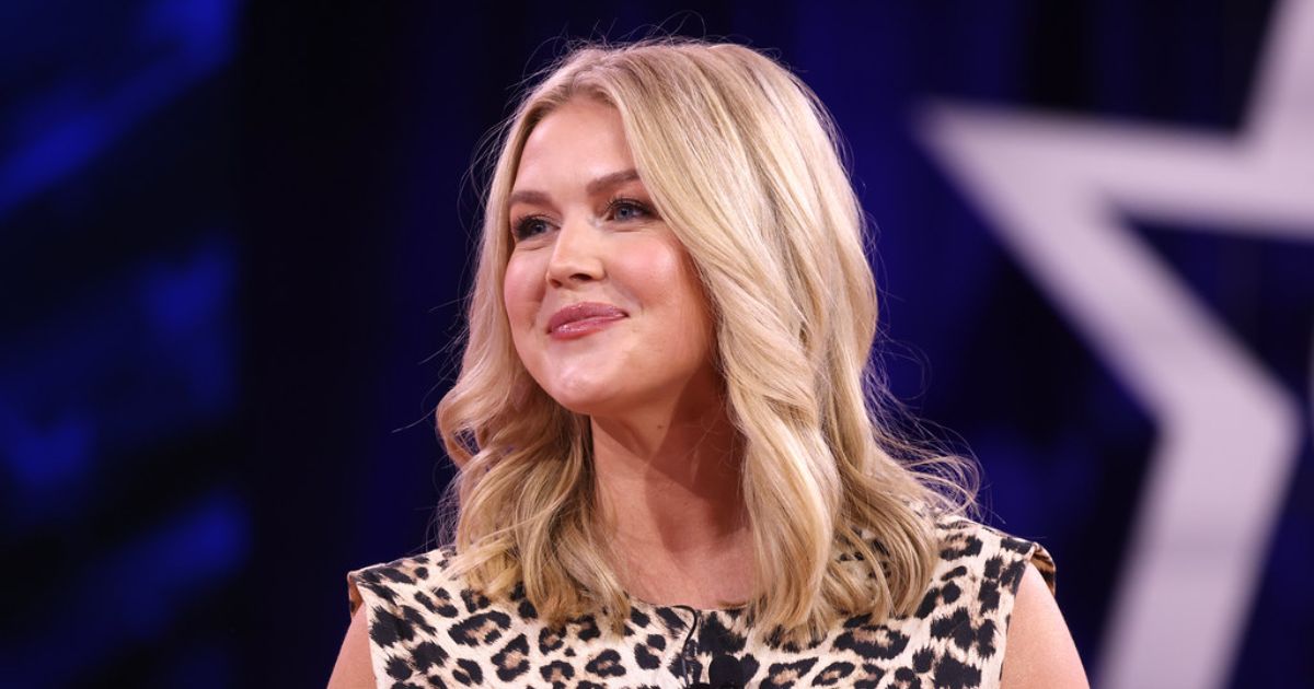 “Grossly Immoral” – Doctors Outraged at Karoline Leavitt for Refusing ...