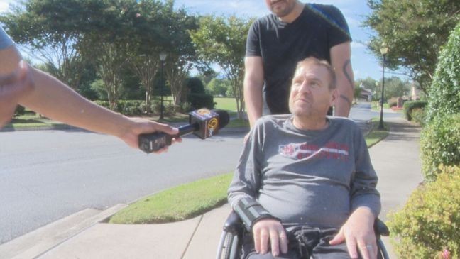 AA1NPLCx Keluarga Chattanooga khawatir tentang perawatan ayah mereka saat VA menghentikan program-programnya akibat penutupan pemerintah