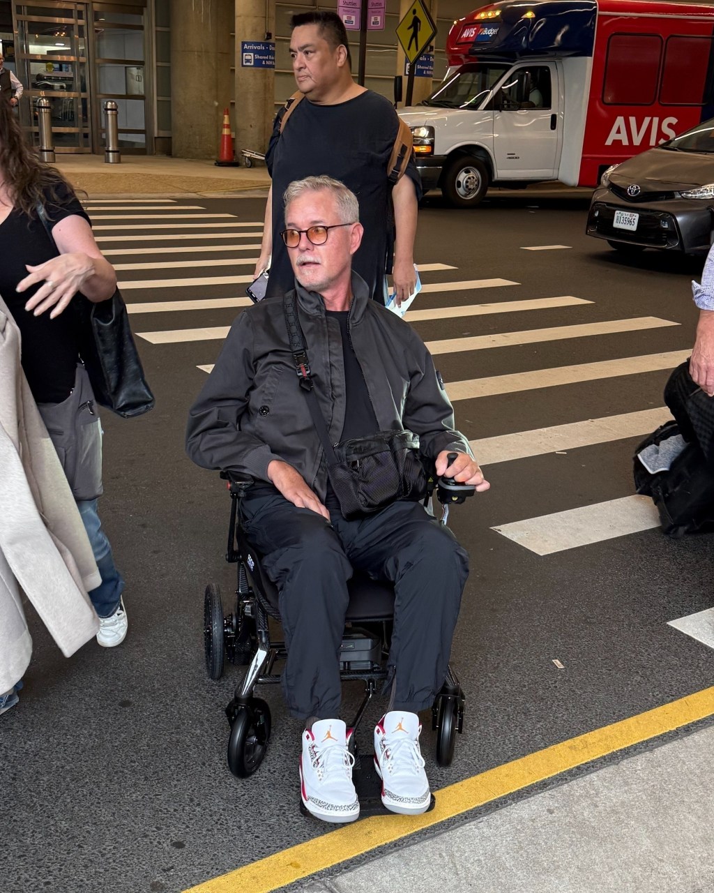 AA1NPmyh Eric Dane mengungkap jatuhannya yang tidak menyenangkan, dan perawatan di rumah sakit adalah alasan dia melewatkan pertemuan 'Grey's Anatomy' di Emmy