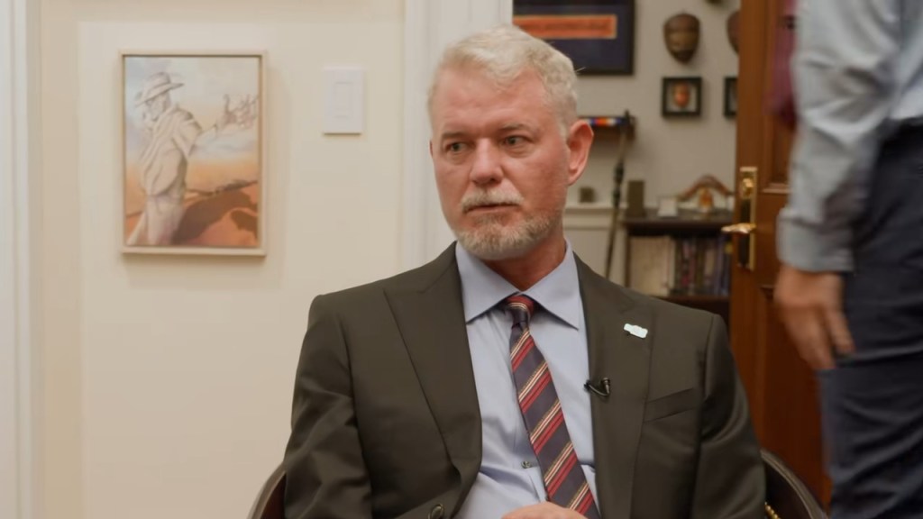 AA1NPpob Eric Dane mengungkap jatuhannya yang tidak menyenangkan, dan perawatan di rumah sakit adalah alasan dia melewatkan pertemuan 'Grey's Anatomy' di Emmy