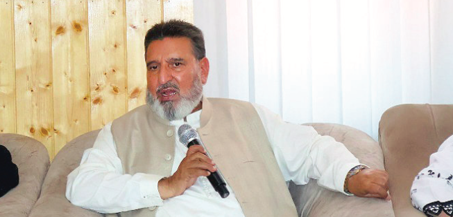 Altaf Bukhari terms PDP’s political understanding with BJP as “fixed match”
