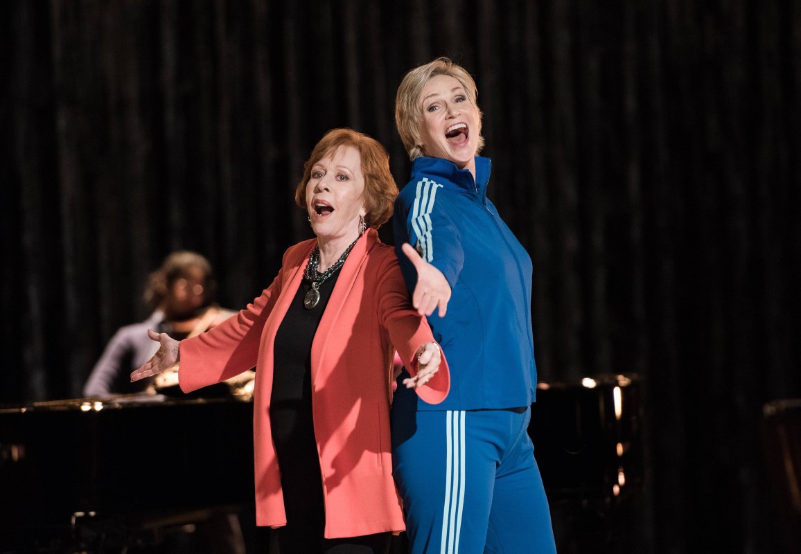 Jane Lynch Gives Glimpse Into Friendship With 'Glee' Mom Carol