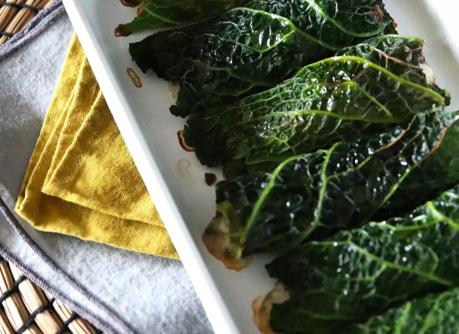 Gebackene wirsingröllchen, das einfache und preiswerte rezept für ein ...