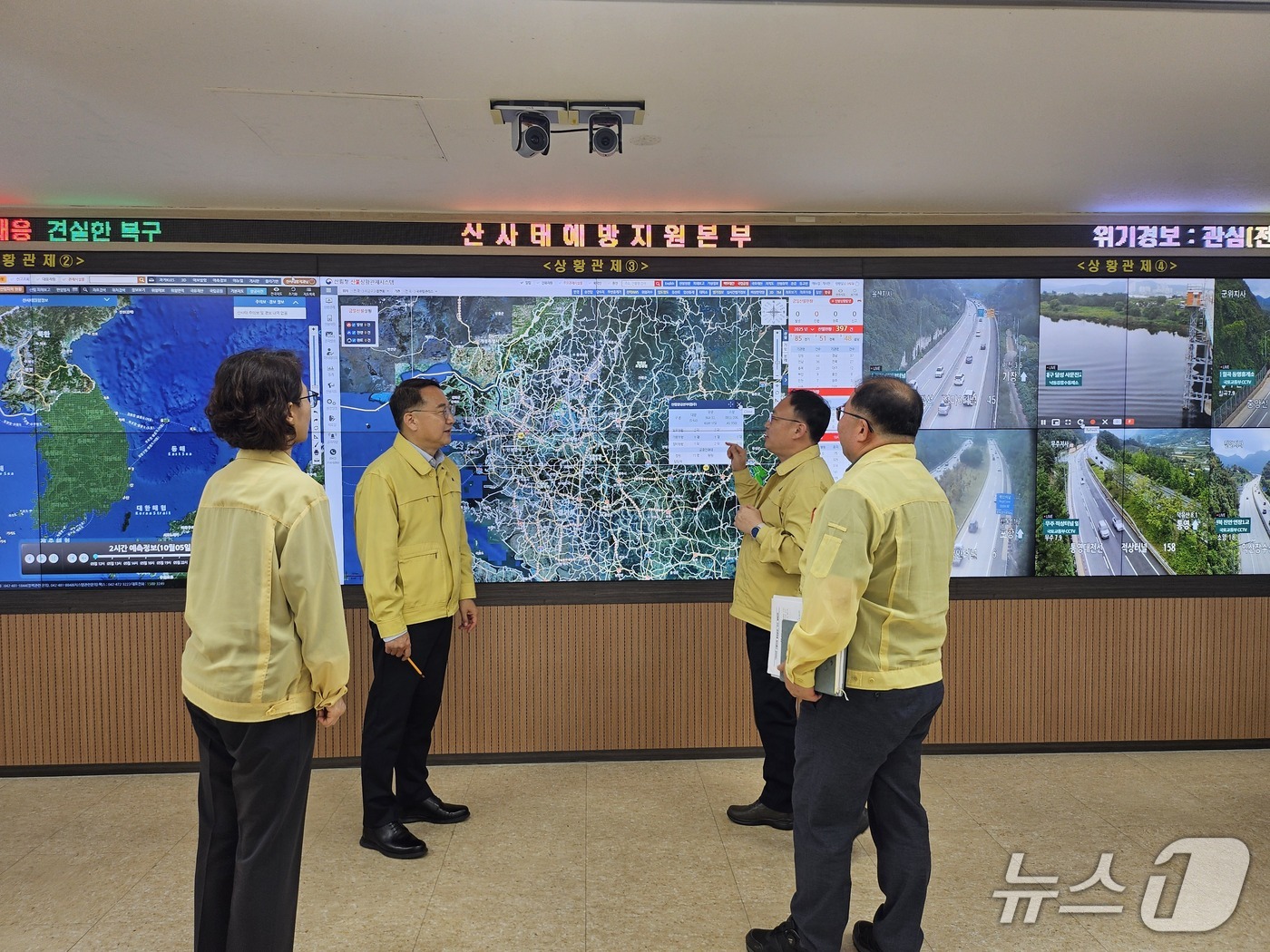 안규백 국방장관, 설 연휴 대비태세 점검 위해 GP·GOP 첫 방문…경찰·소방청도 총력