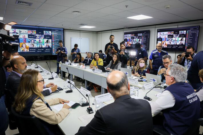 Ministério da saúde instala sala de situação e anuncia medidas diante dos casos de intoxicação por metanol Foto: Walterson Rosa/Ministério da Saúde