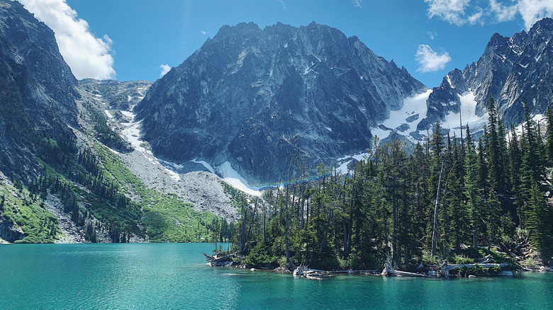 Washington's 'Crown Jewel Of Hiking' Brimming With Sapphire Lakes And ...