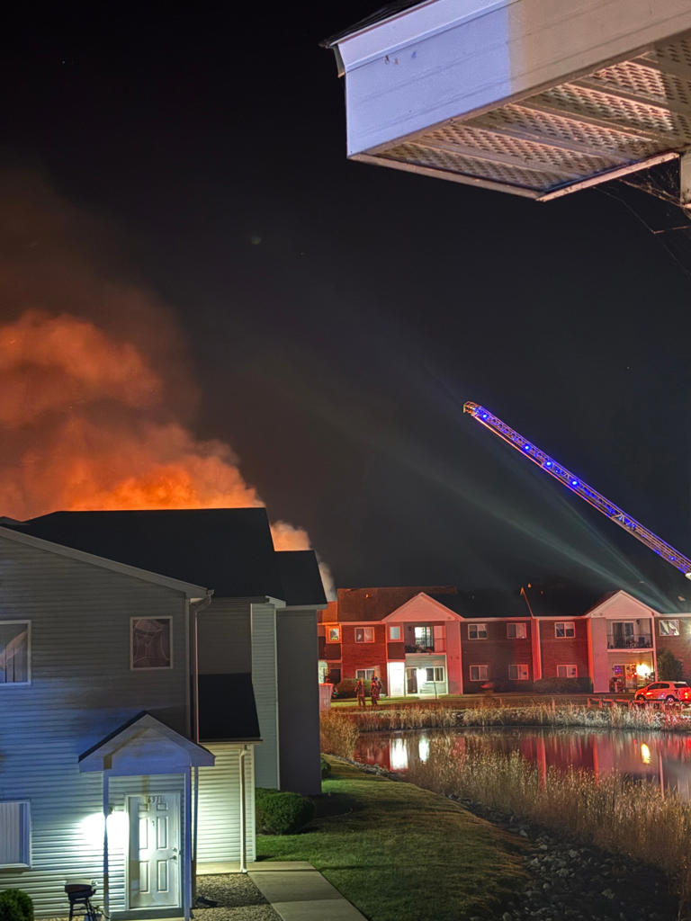 26 people displaced following overnight apartment complex fire